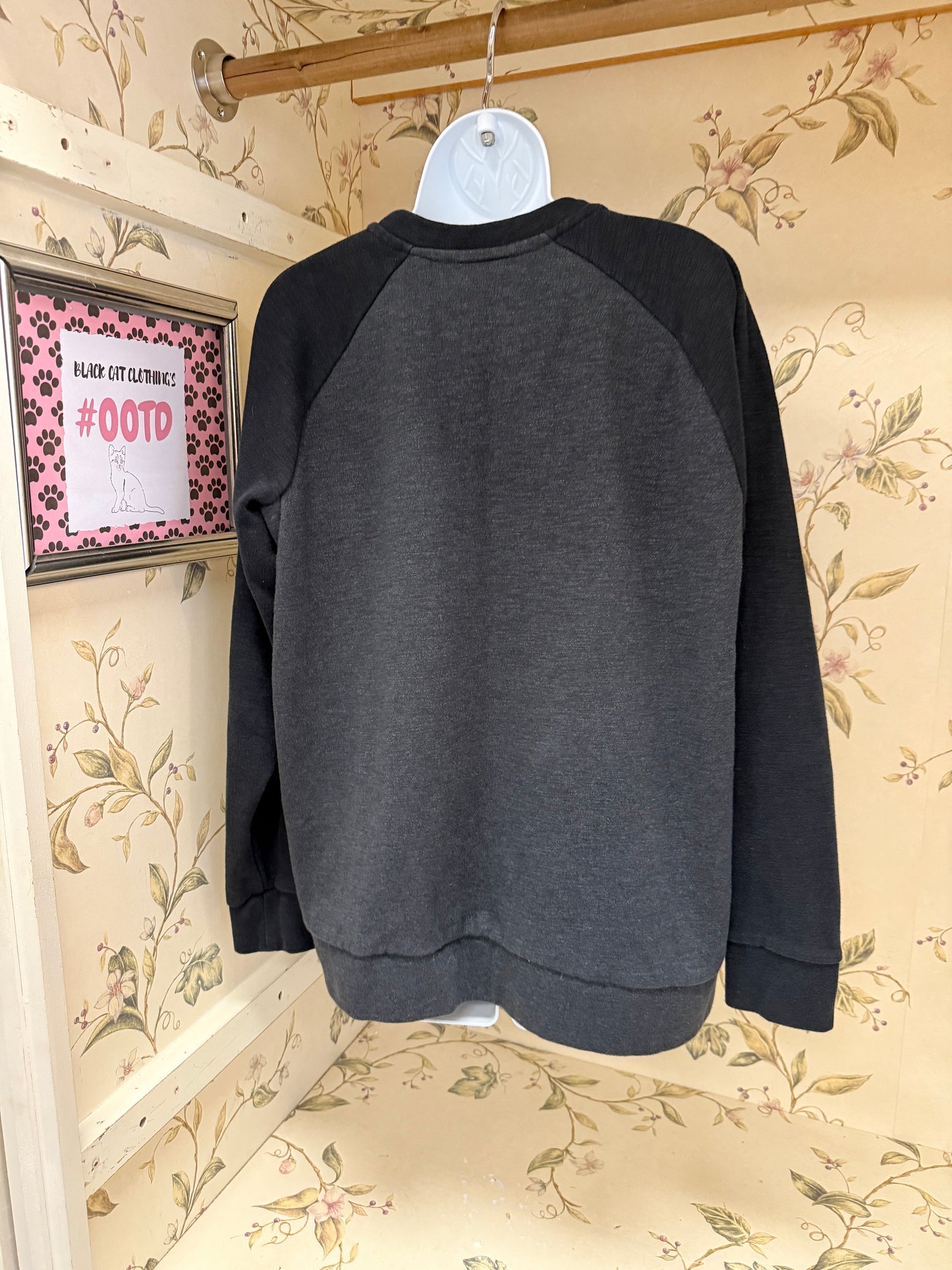 Nike Black / Gray Crewnecks, L