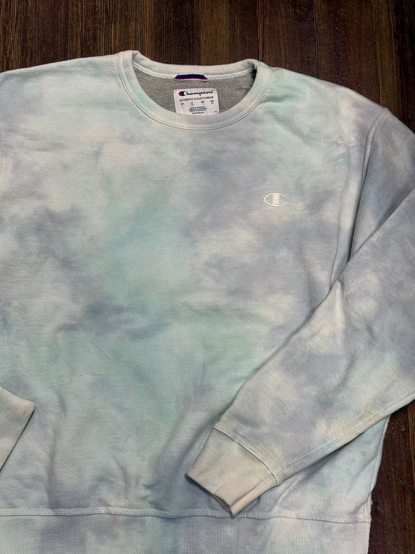 Champion Blue tie dye Crewnecks, L
