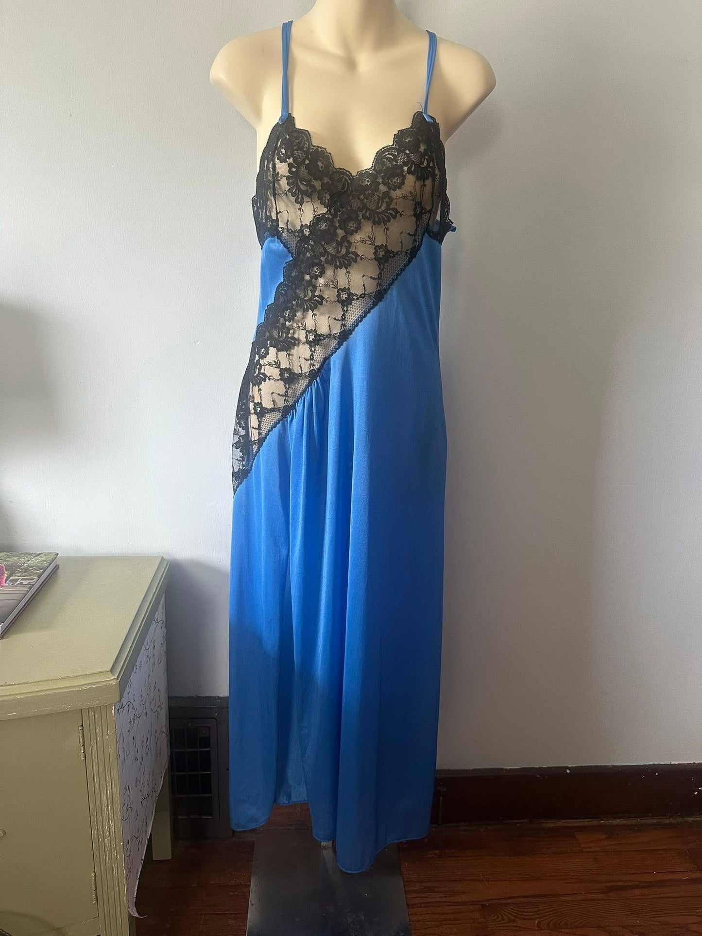 fredericks of hollywood blue Vintage, medium