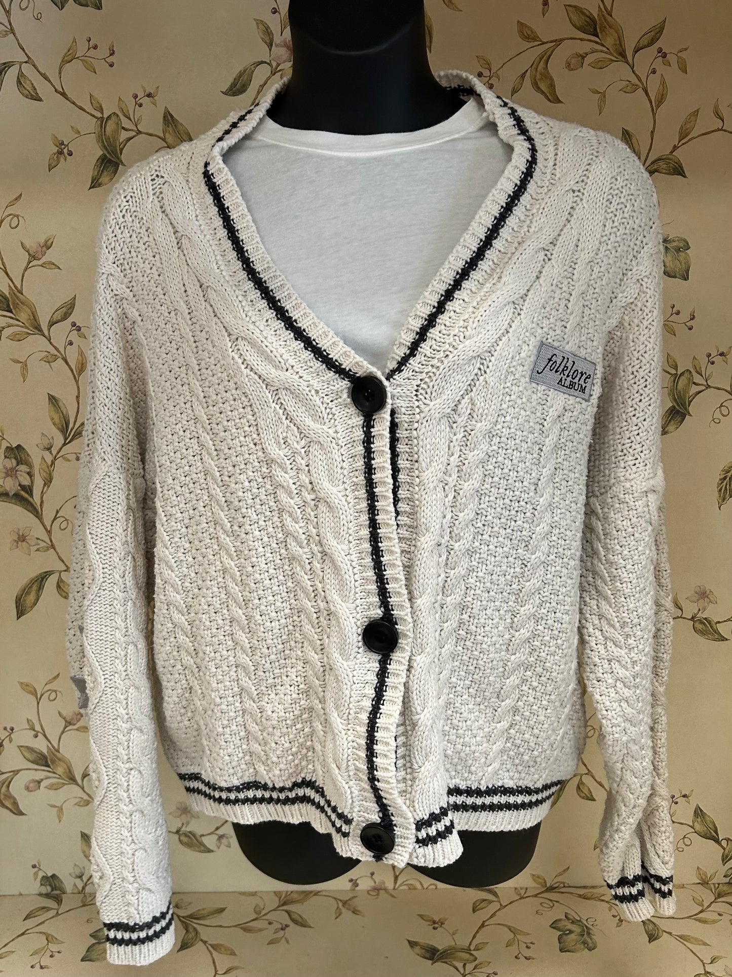Taylor Swift Cream Cardigans, XL / 2XL
