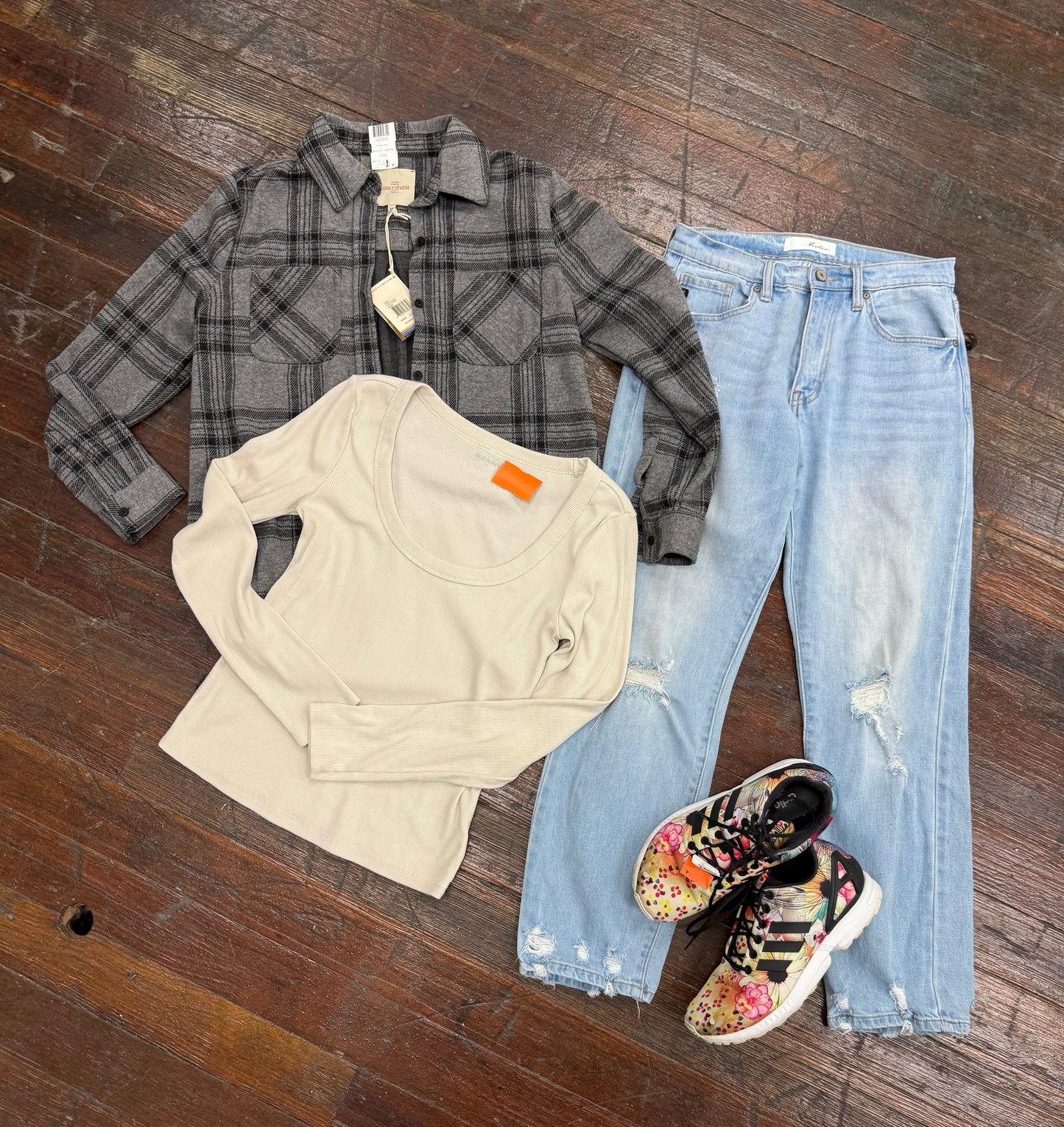 Casa Cabana Gray Plaid Tops, M