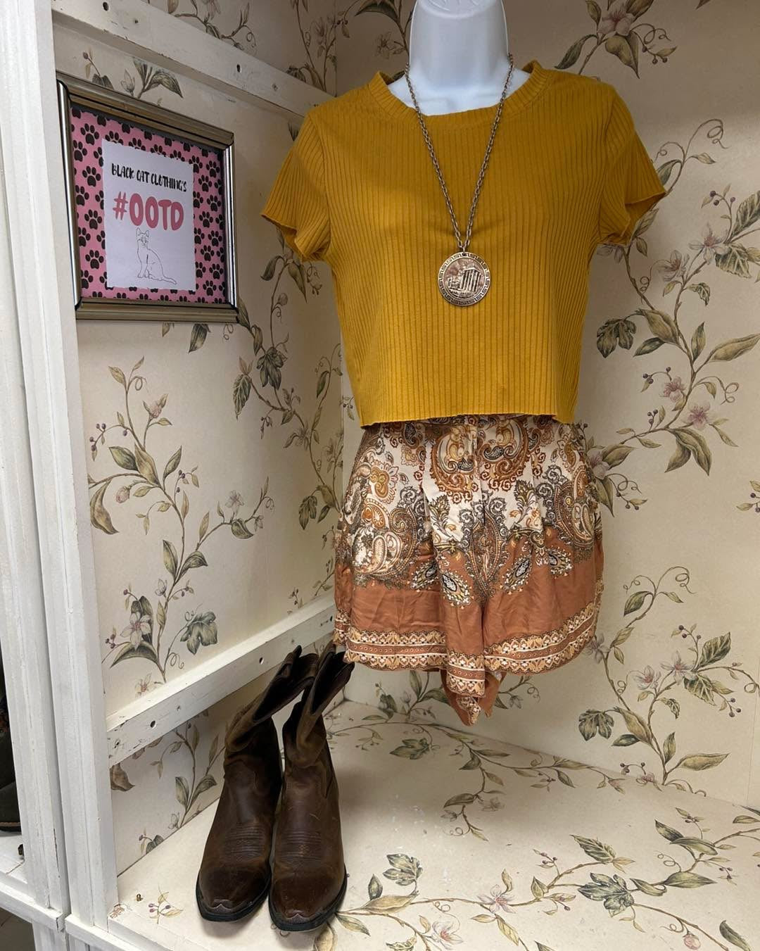 Justify Mustard Tops, M