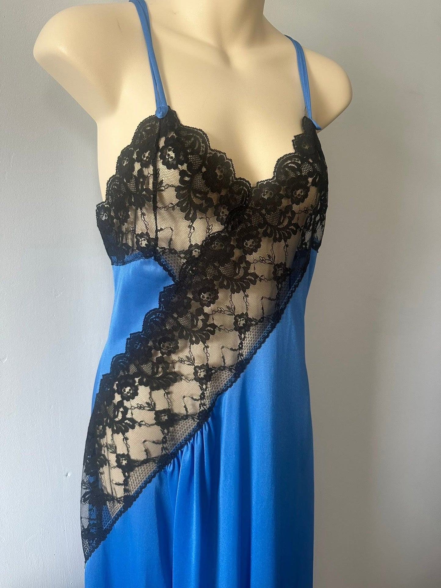 fredericks of hollywood blue Vintage, medium
