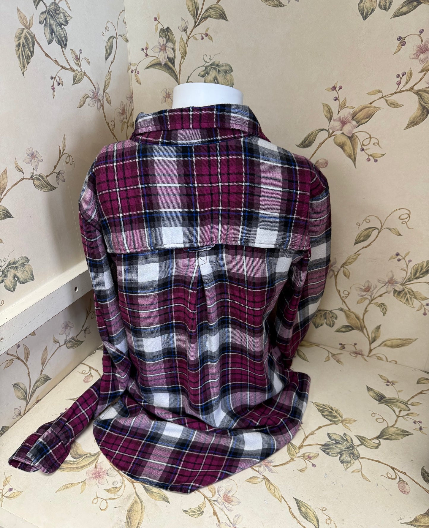 American Eagle Purple Plaid Tops, M