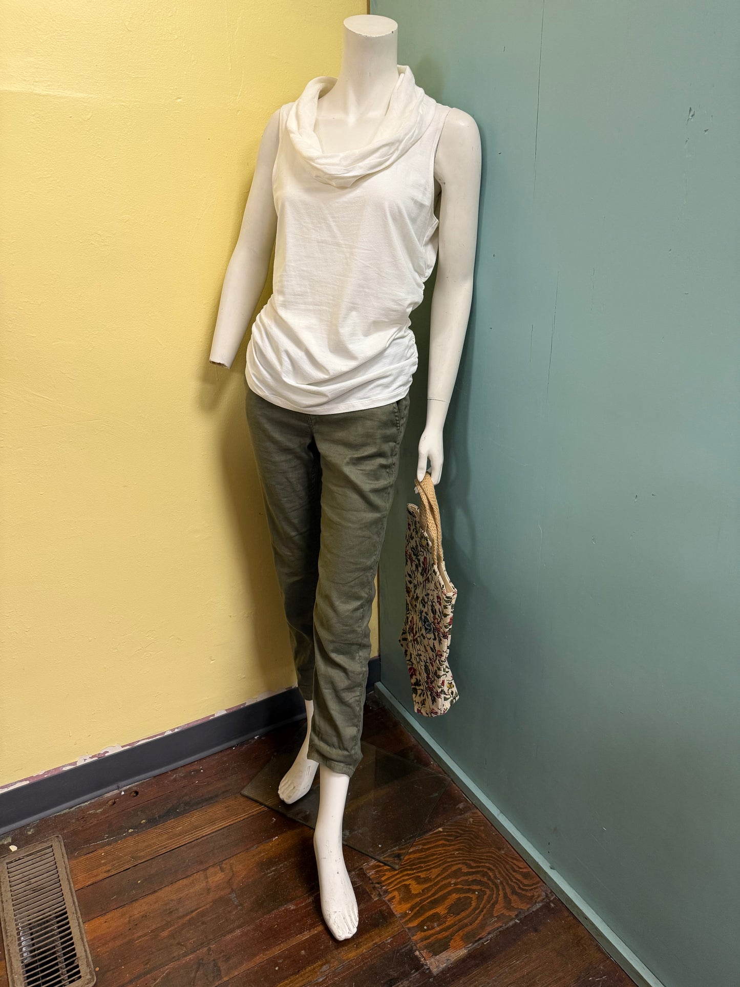 Cabi White Tops, M