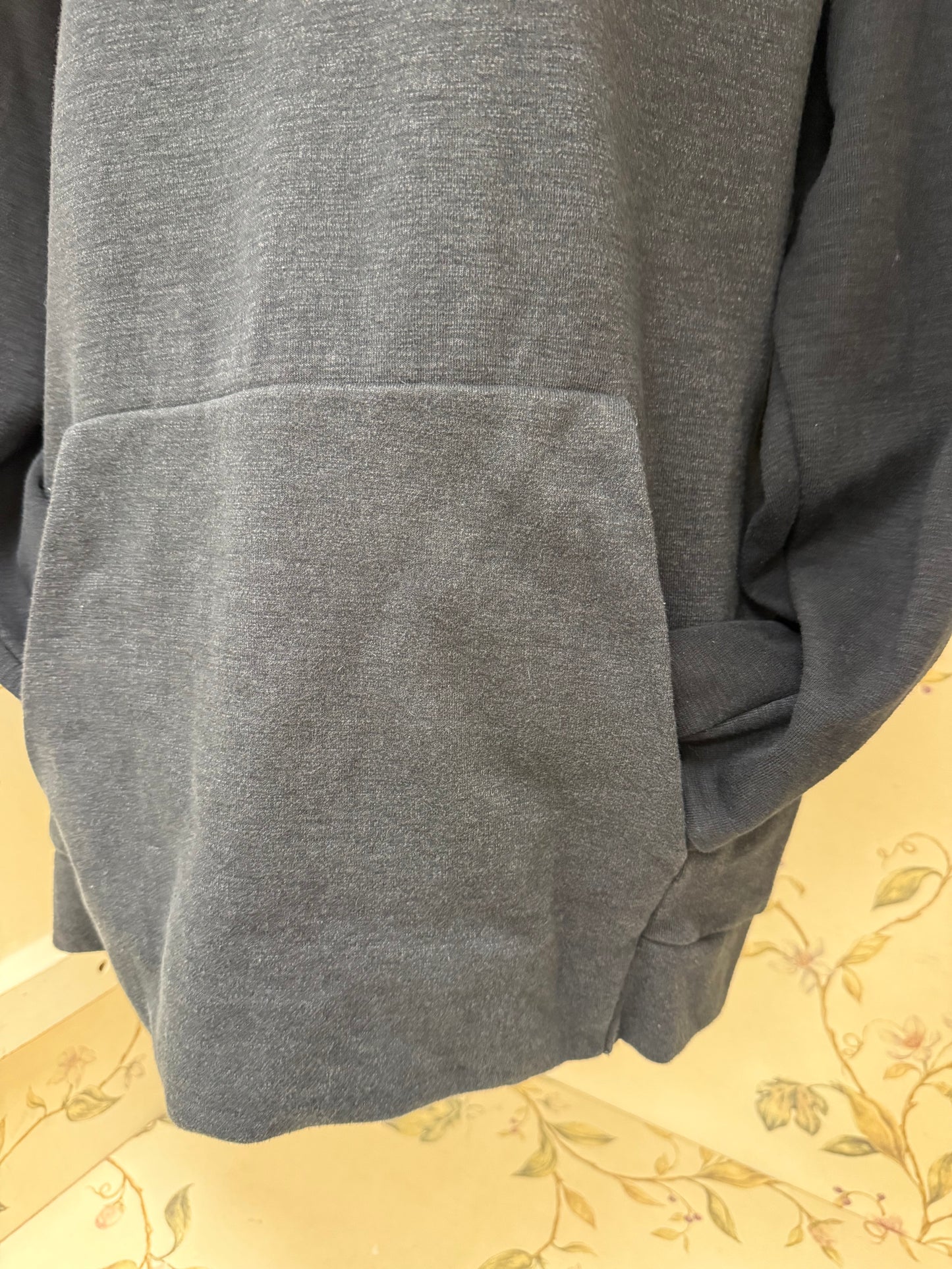 Nike Black / Gray Crewnecks, L