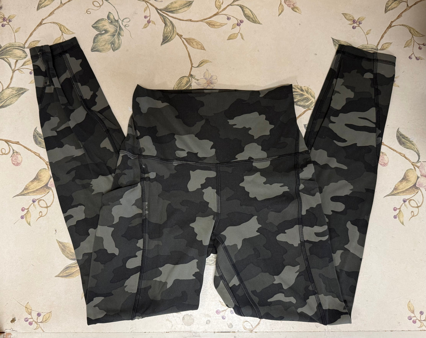 Lululemon Camo Leggings, 4