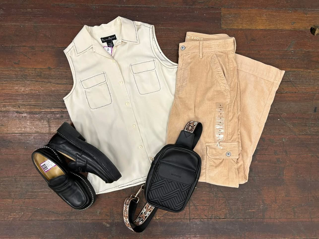 American Eagle Tan Pants, 6