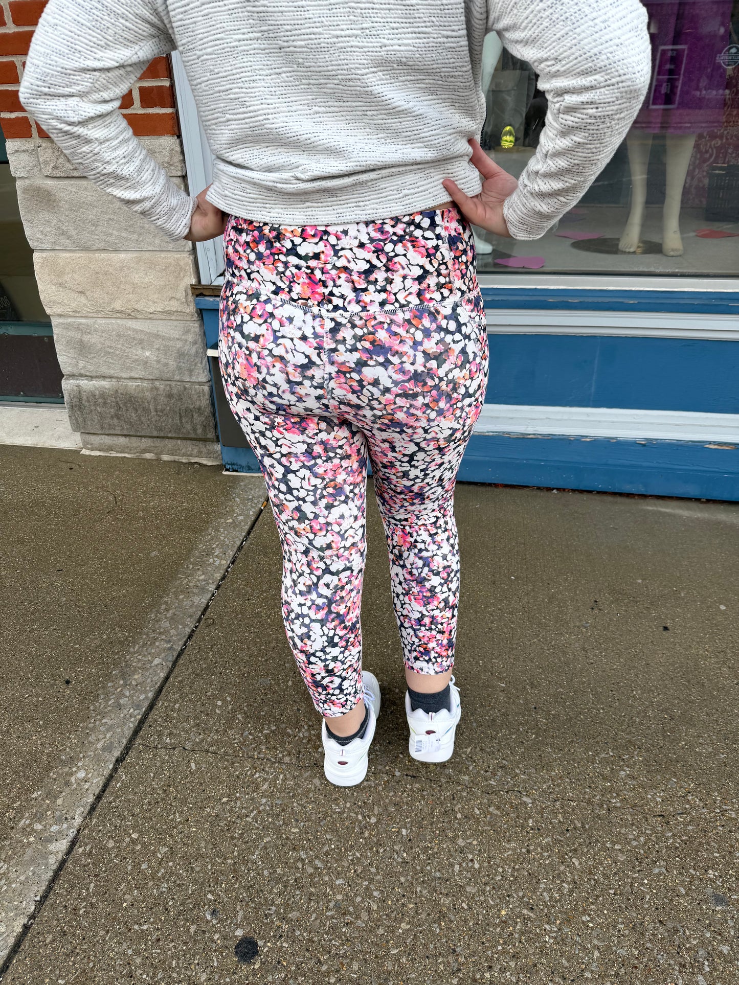 Old Navy Pink Floral Activewear Leggings, L