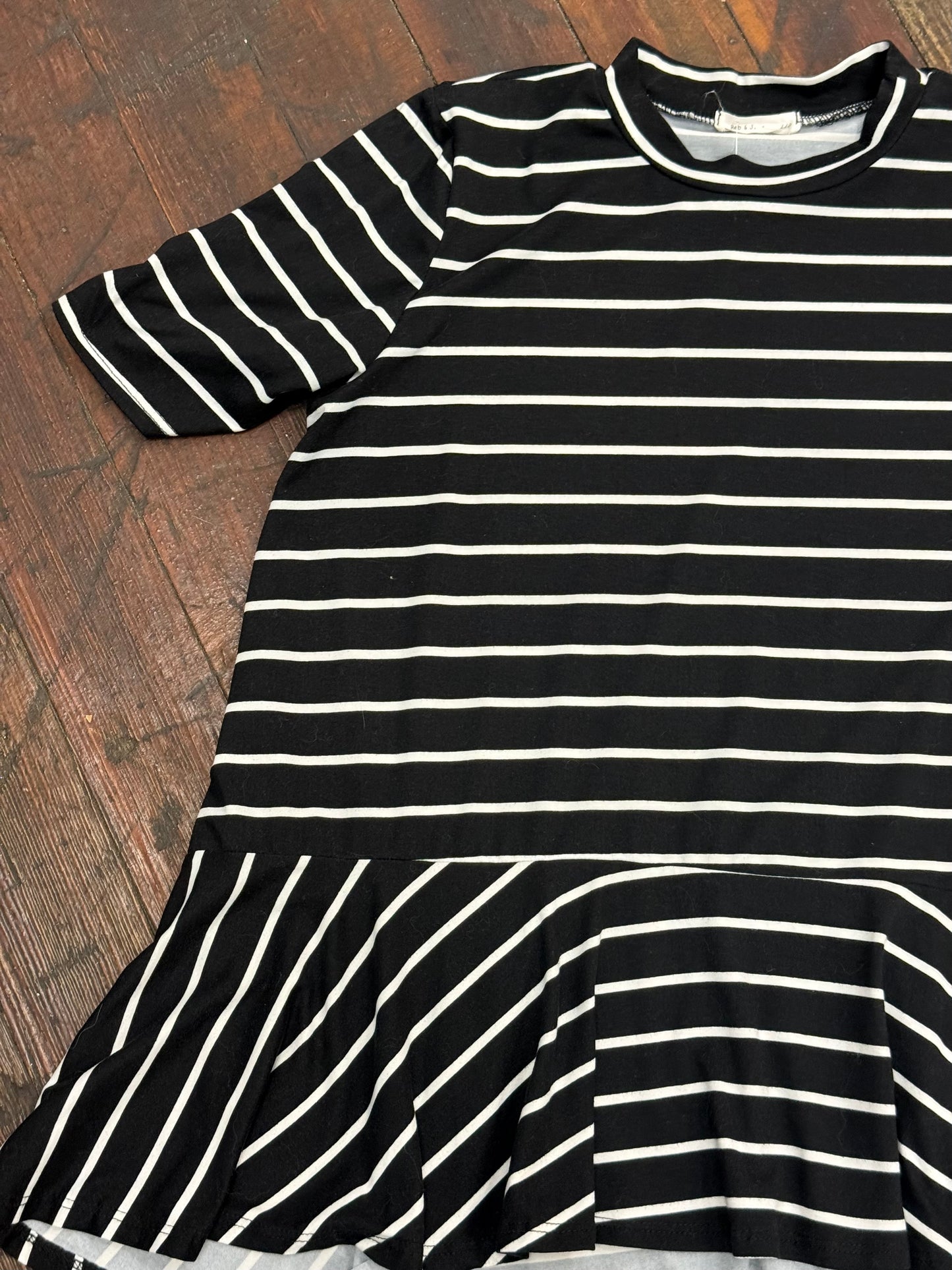 Reb & J Black/White Tops, M