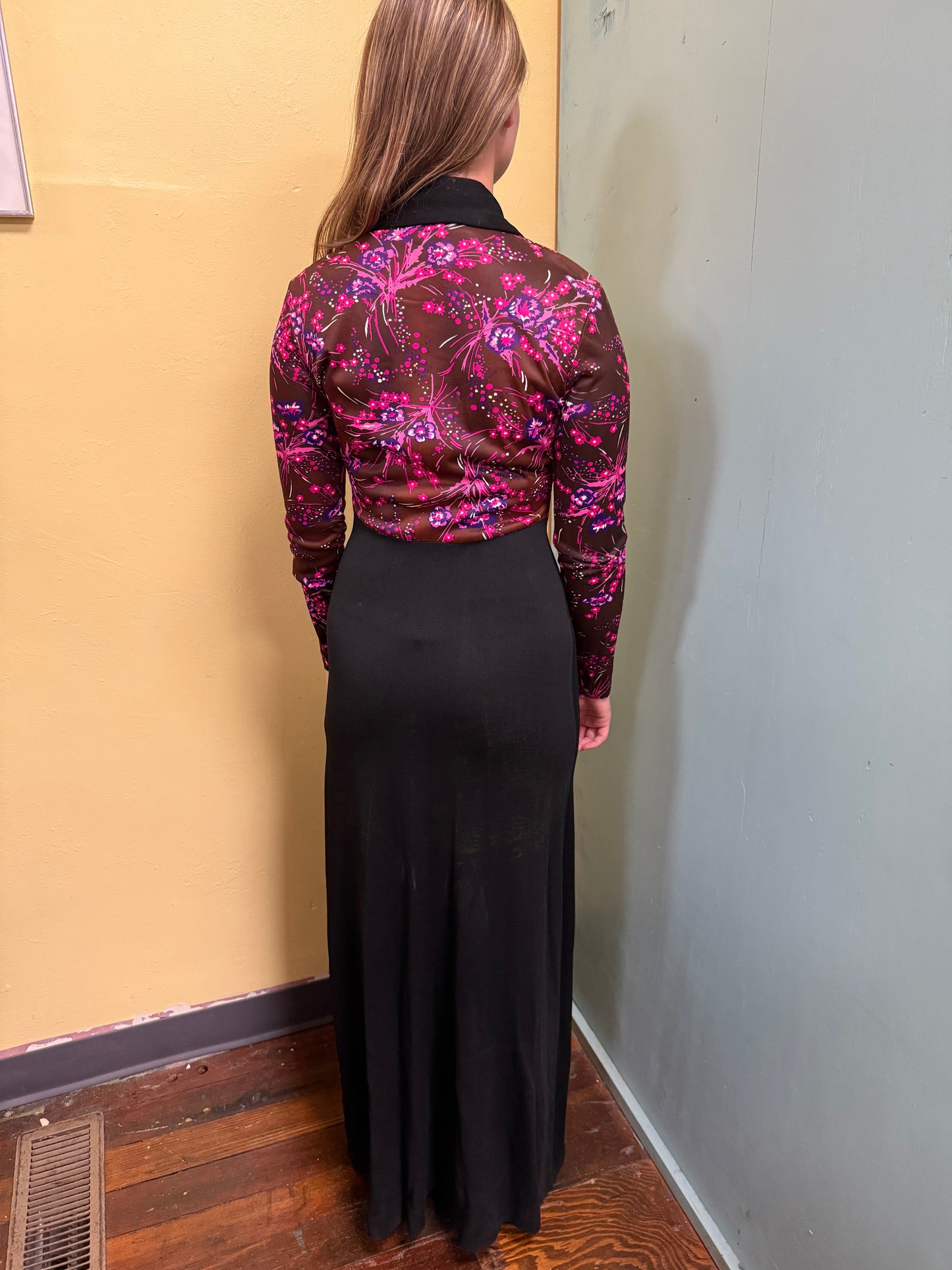 black floral Vintage, 9