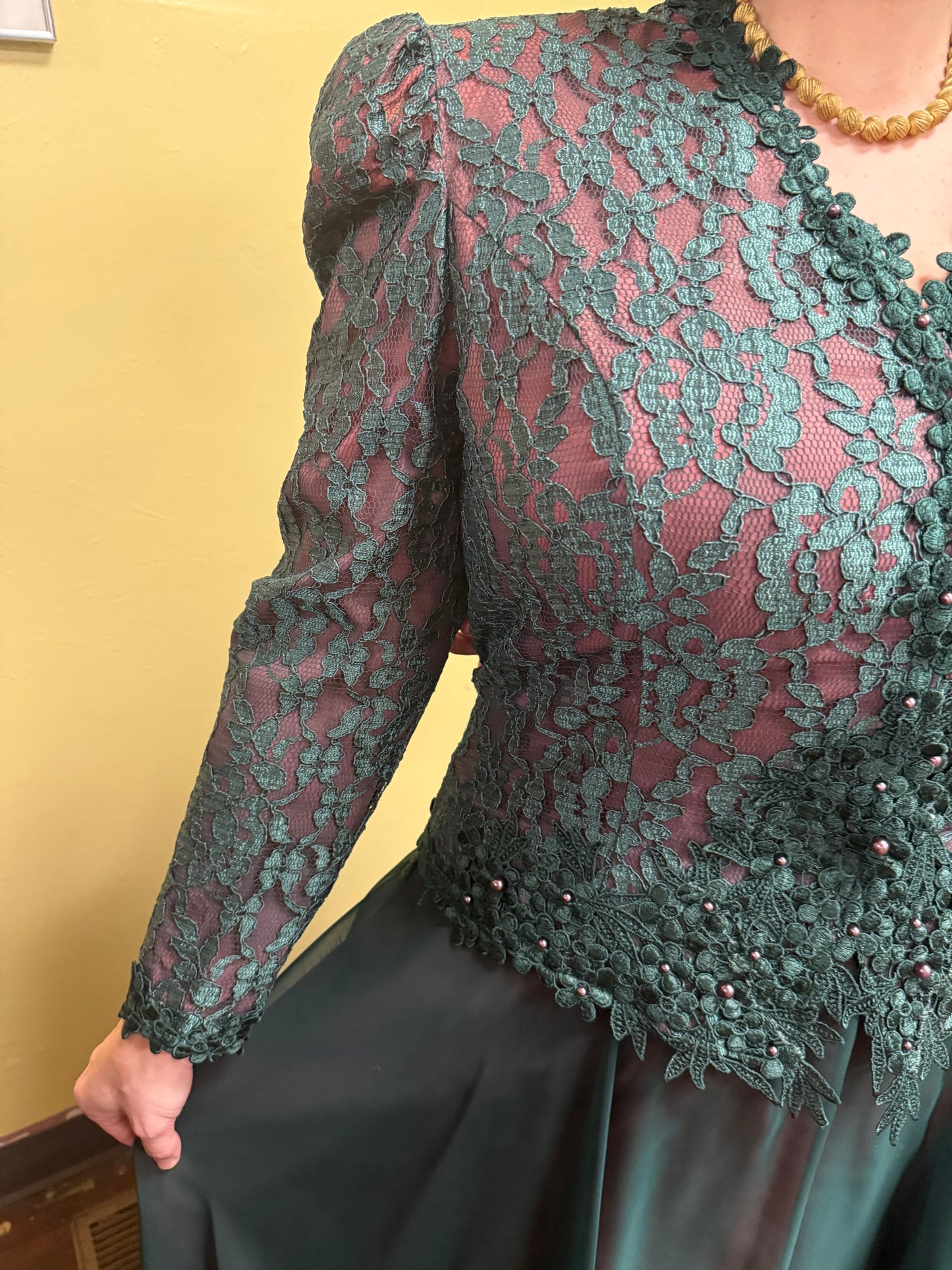 cachet emerald green Vintage set, 17/18