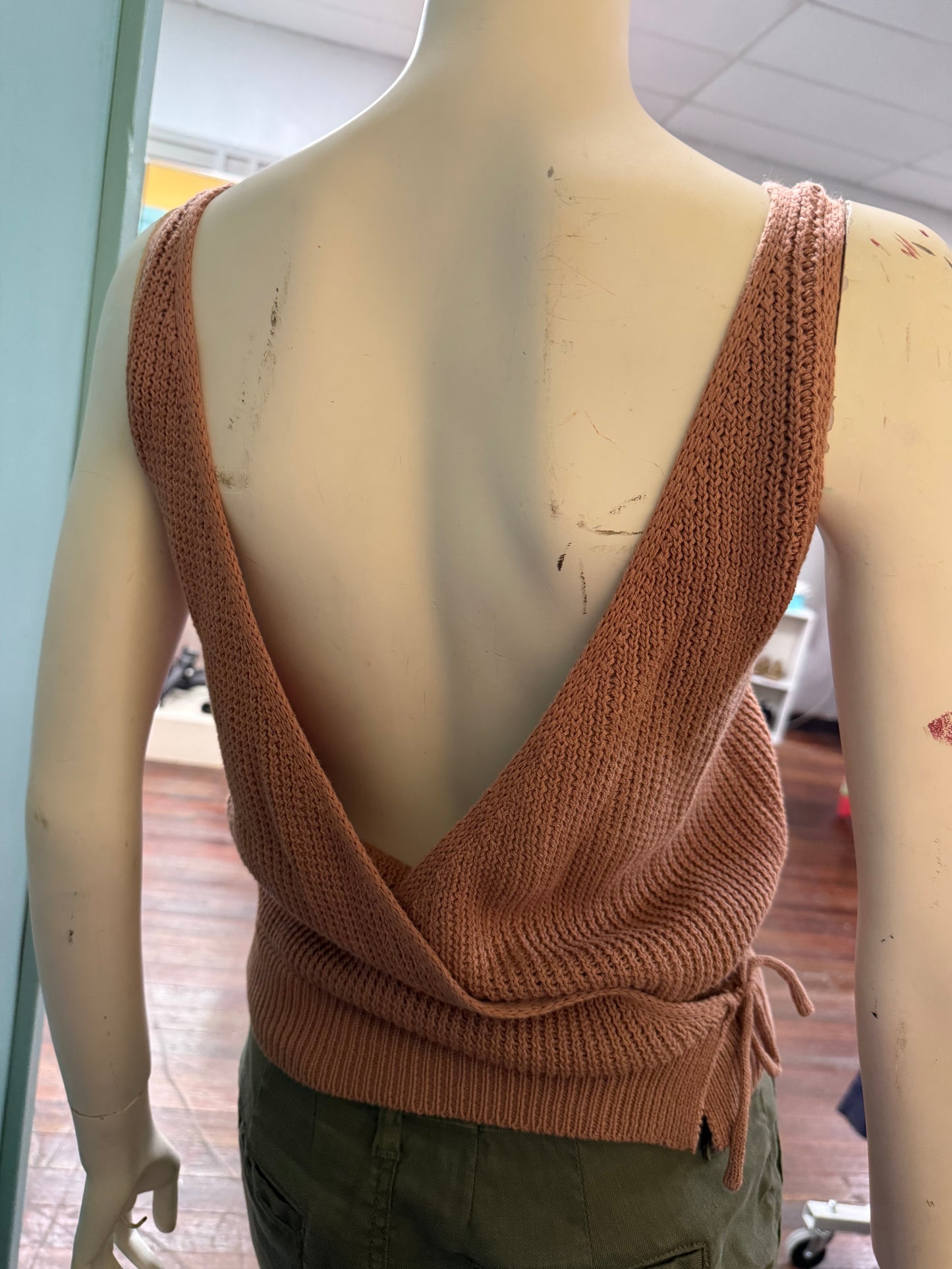Moon & madison beige Tank Tops, large