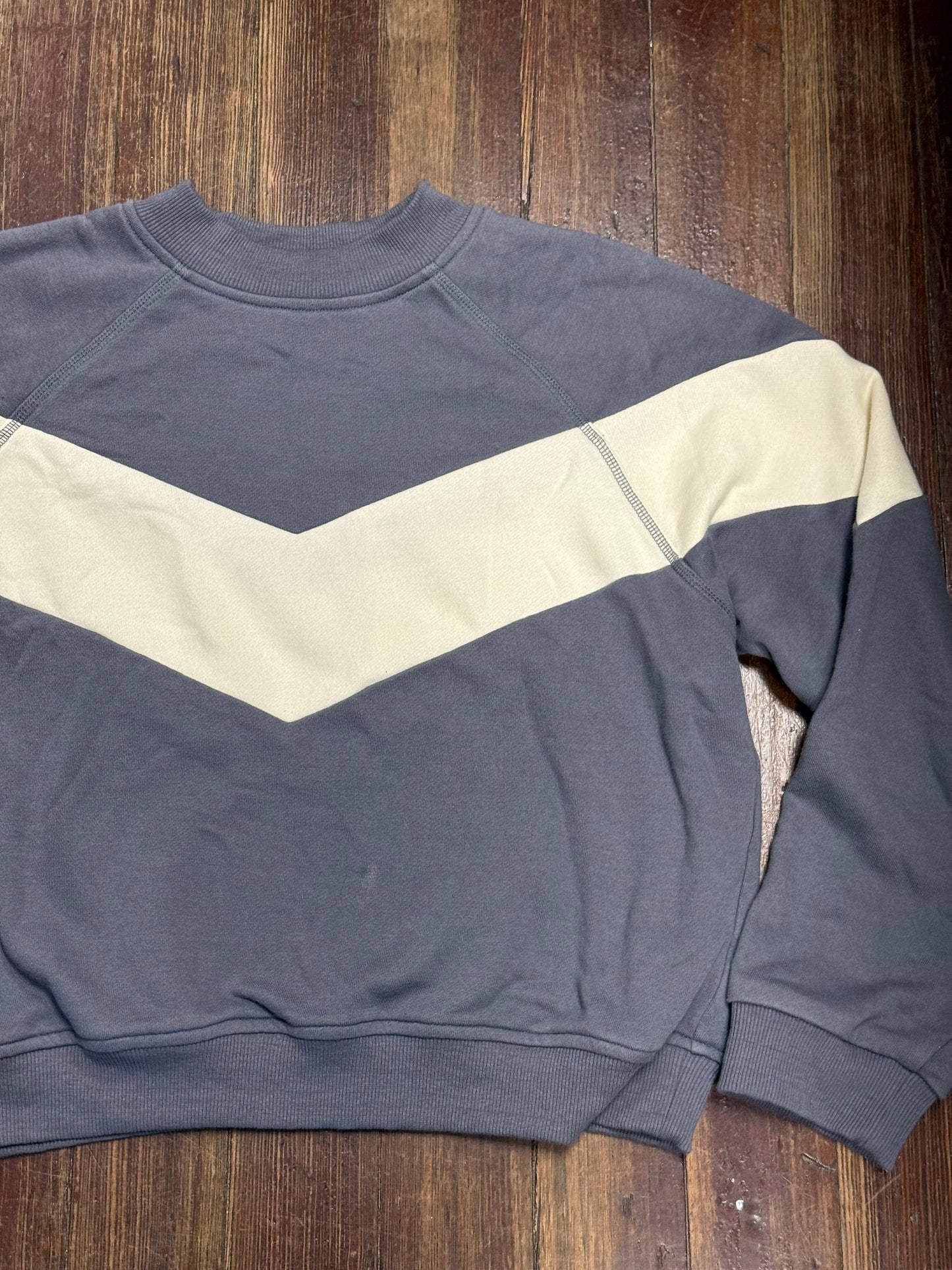 blue blush Gray / Cream Crewnecks, M