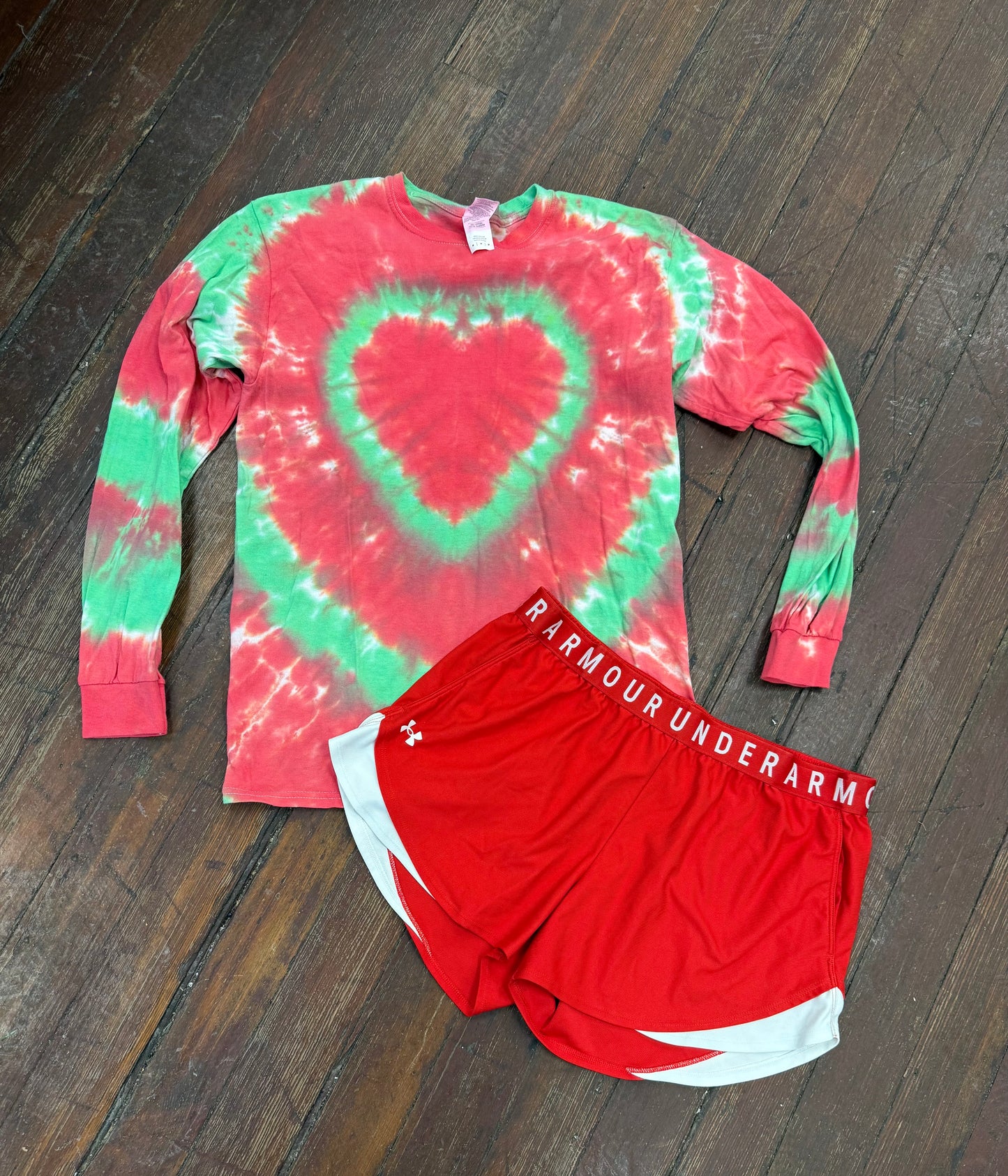 under armour red Activewear shorts, xl