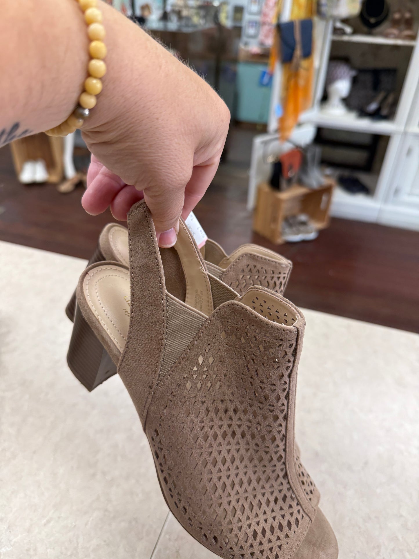 Liz Claiborne Tan Shoes, 7