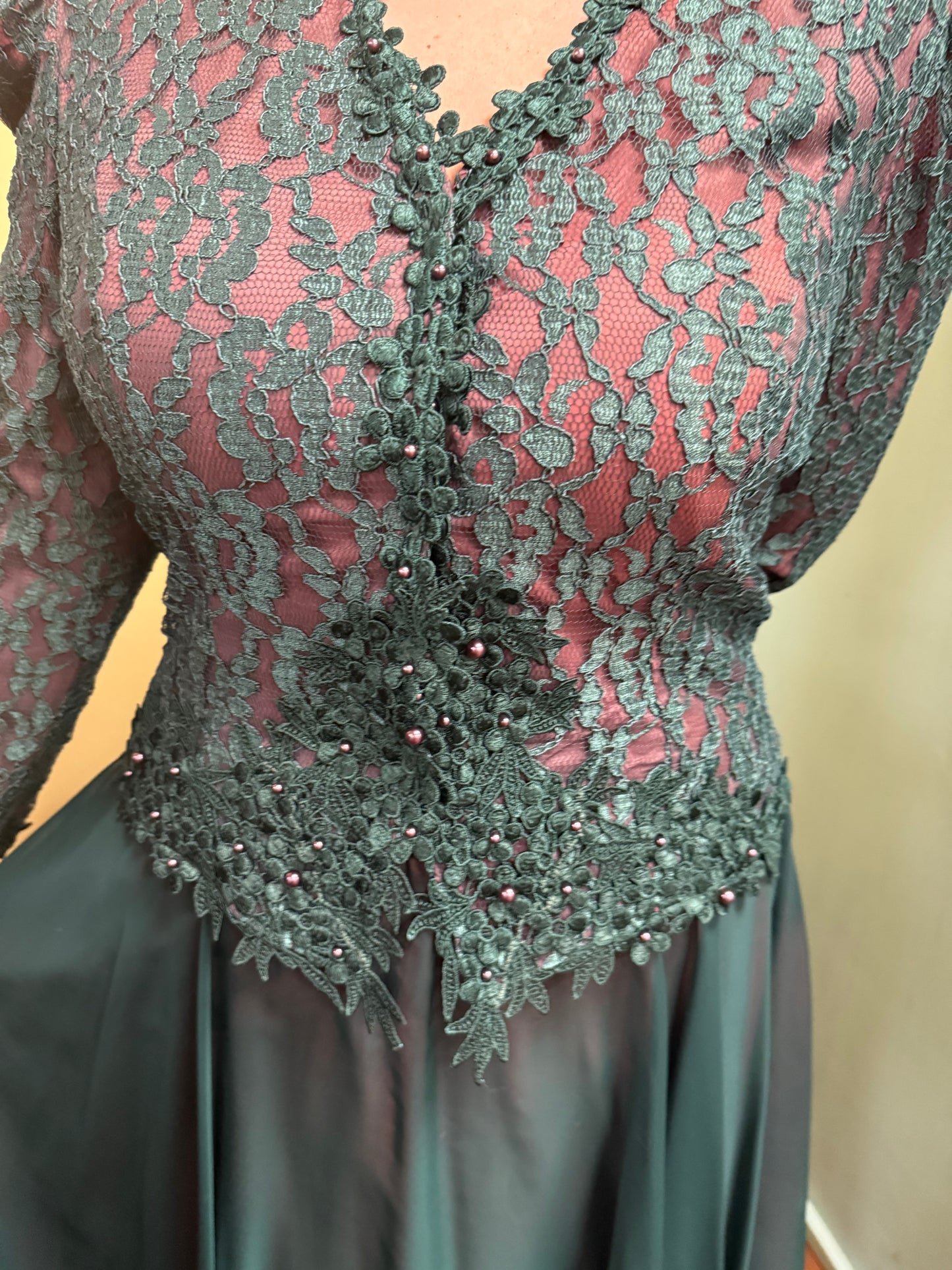 cachet emerald green Vintage set, 17/18