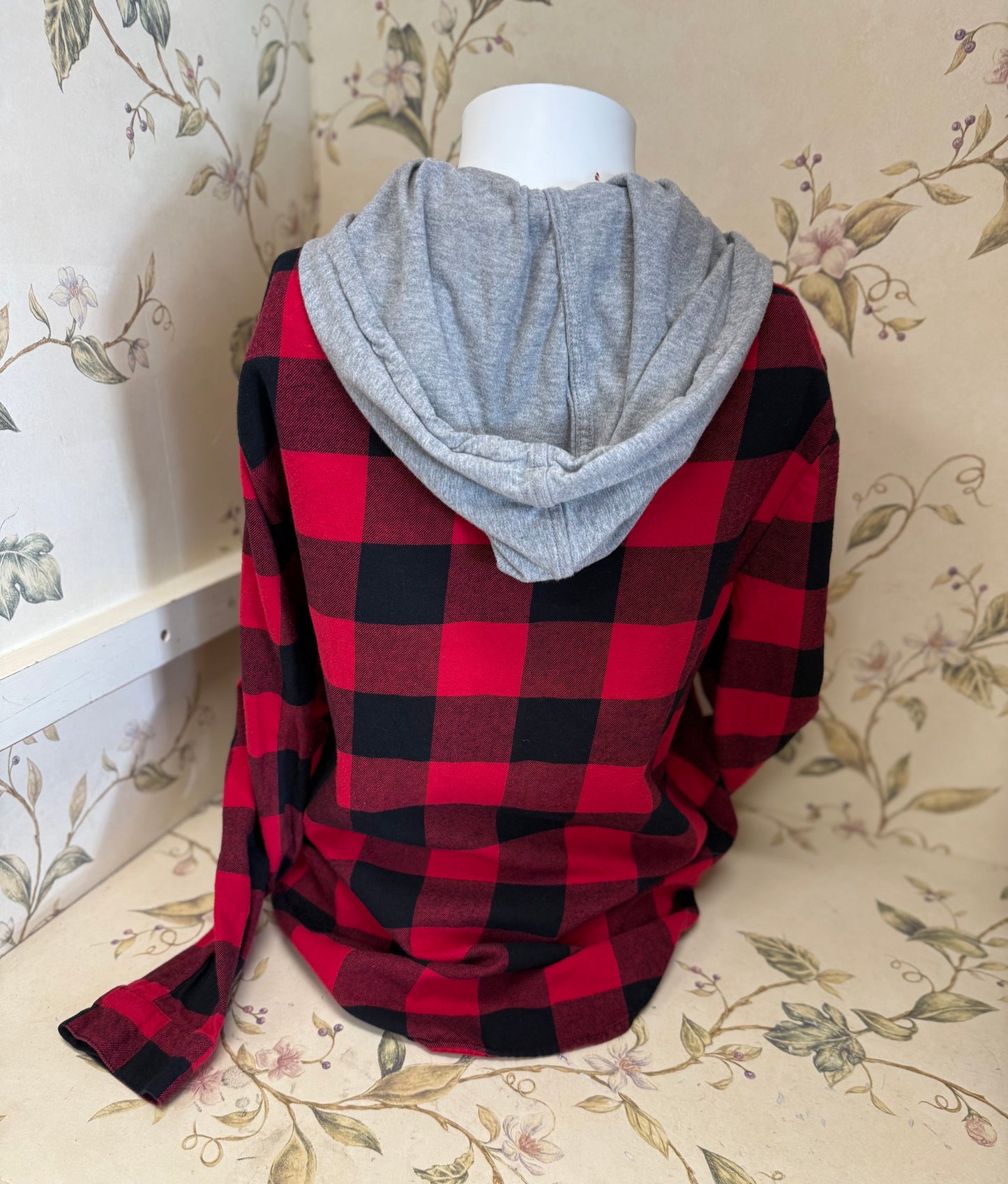 Socialite Red plaid Hoodies, M