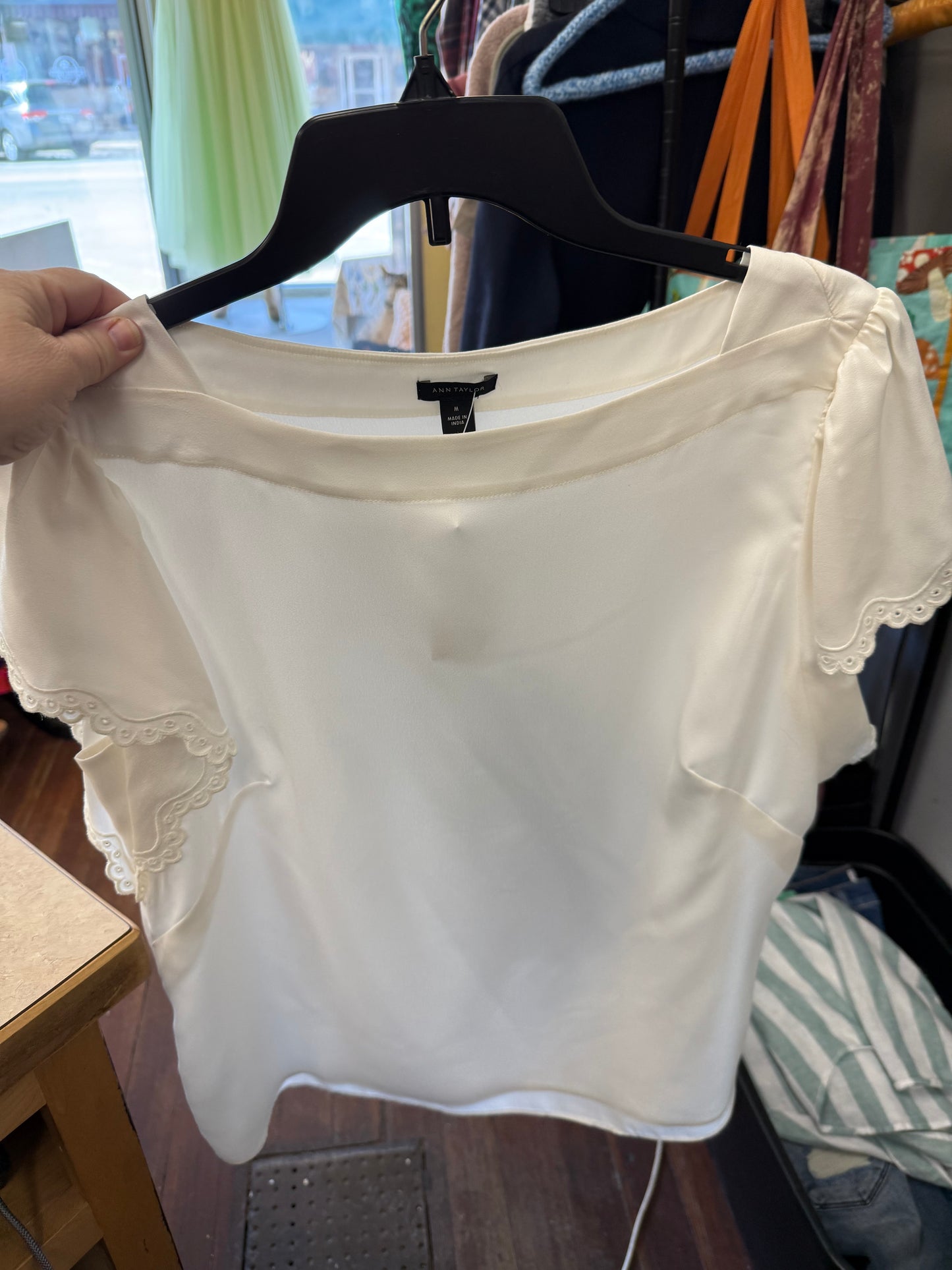 Ann Taylor White Tops, M