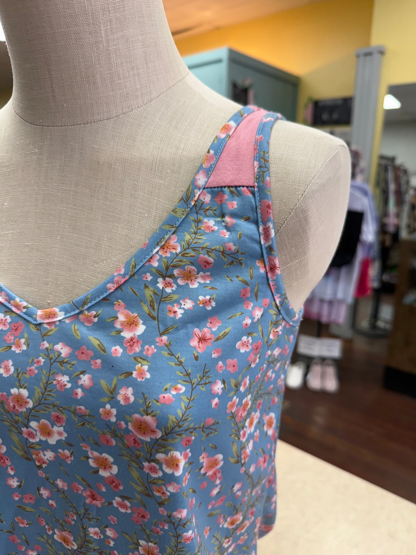 Michelle Mae Blue/ Pink Tank Tops, Small