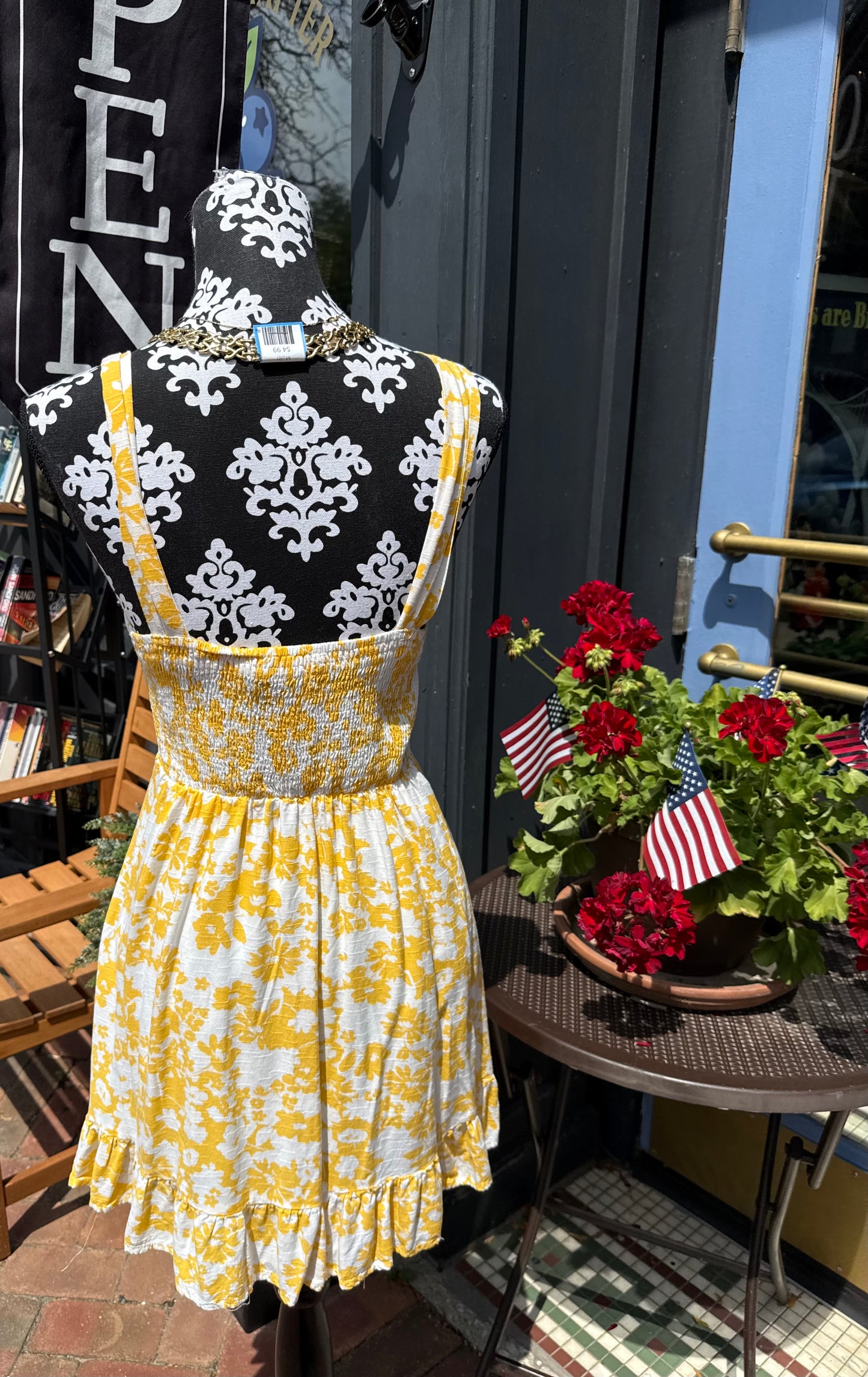 all in favour yellow Dresses, m