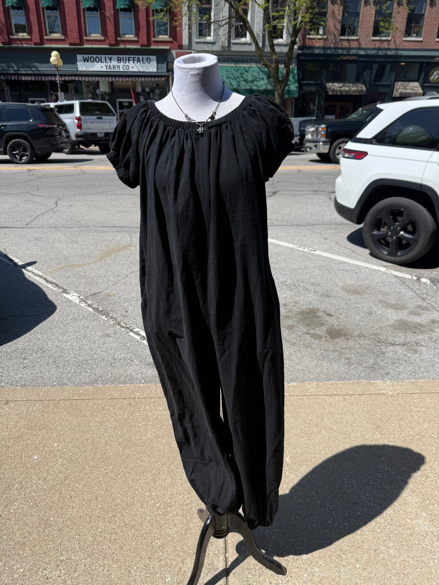black Jumpers, ml
