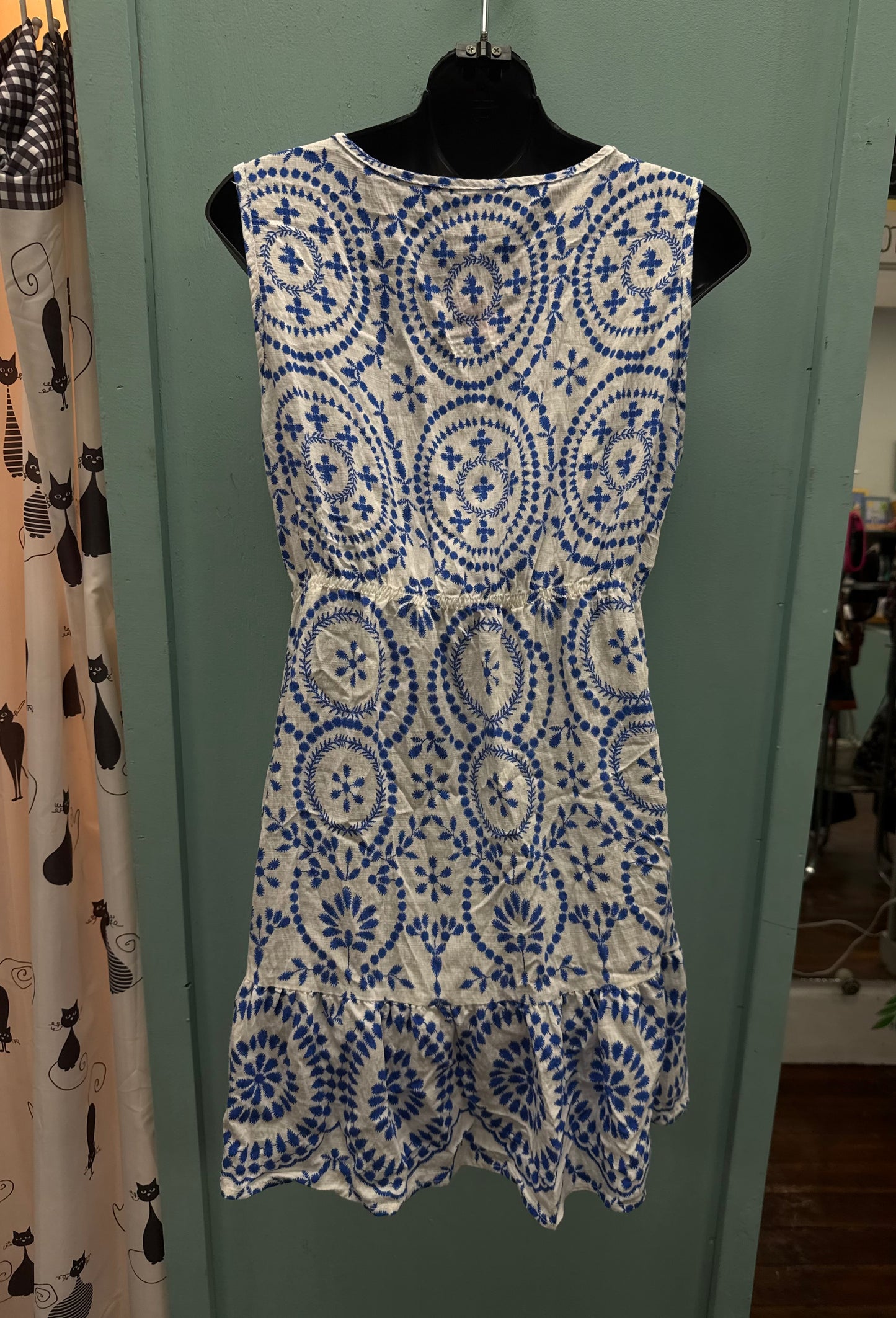 B Blue/White Dresses, M