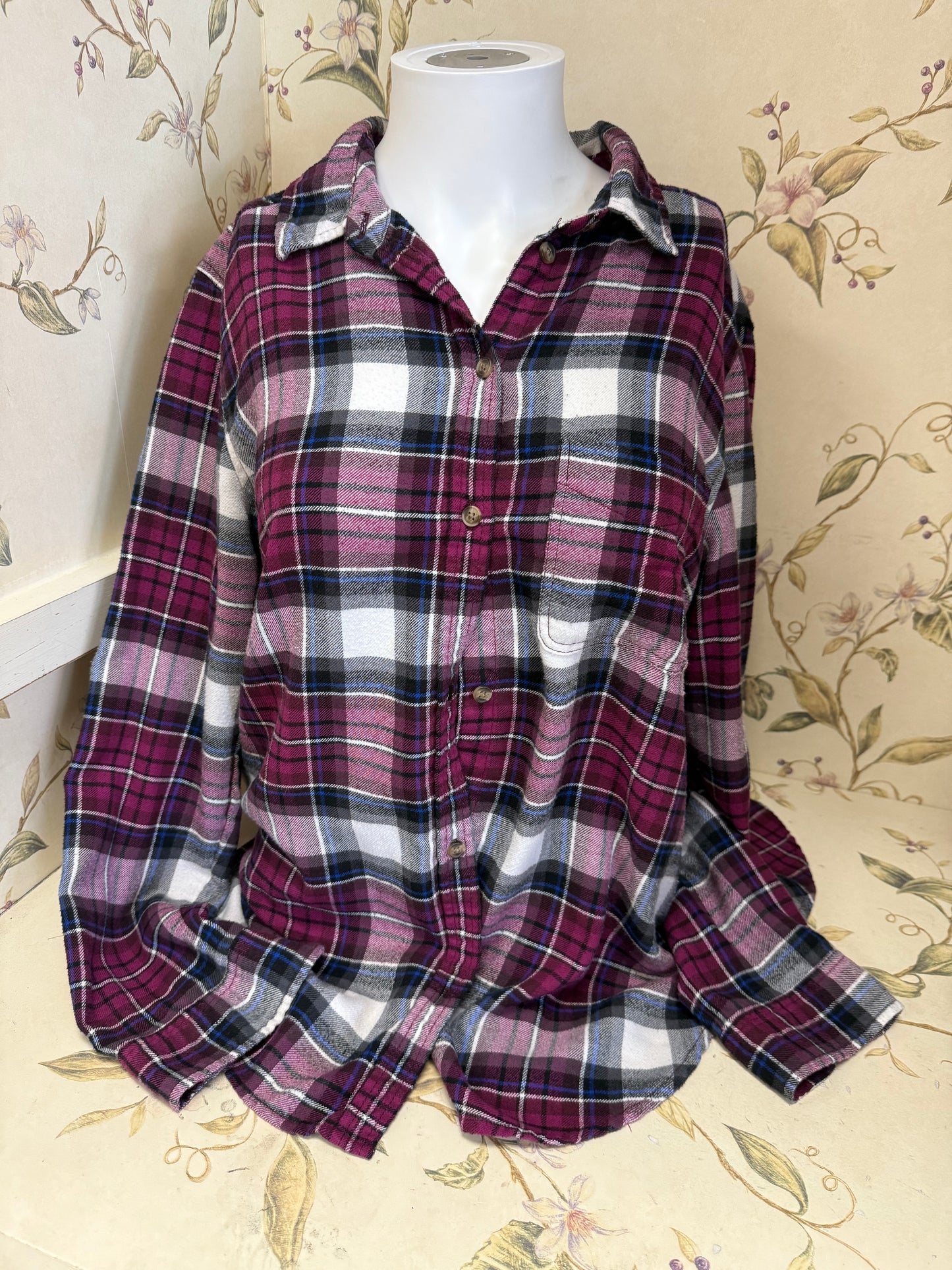 American Eagle Purple Plaid Tops, M