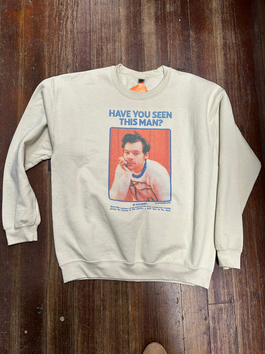 Gildan cream Crewnecks, large