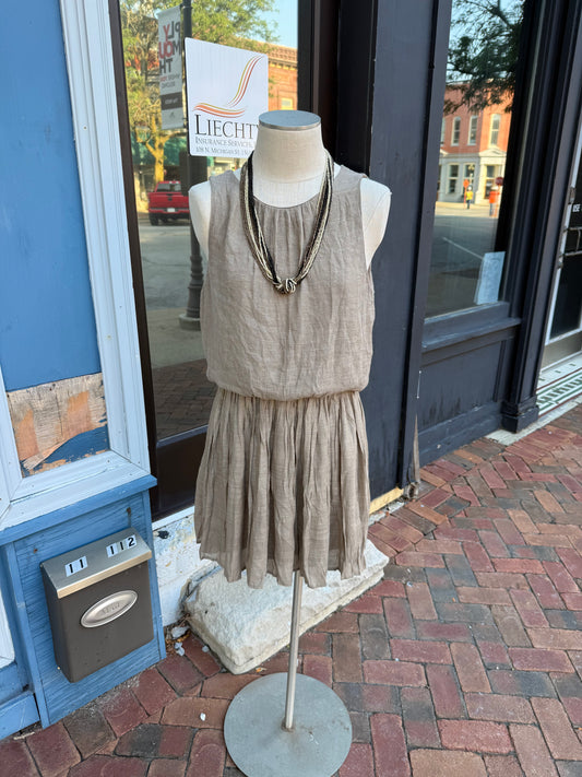 Entro Tan Dresses, M