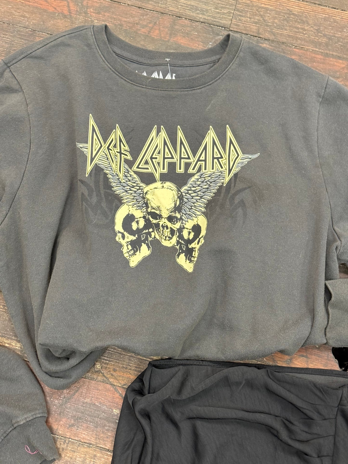 Def Leppard gray Crewnecks, xl