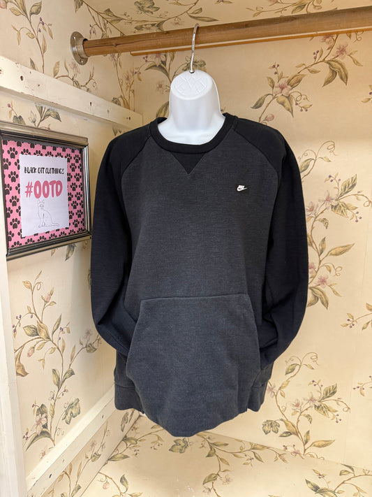 Nike Black / Gray Crewnecks, L