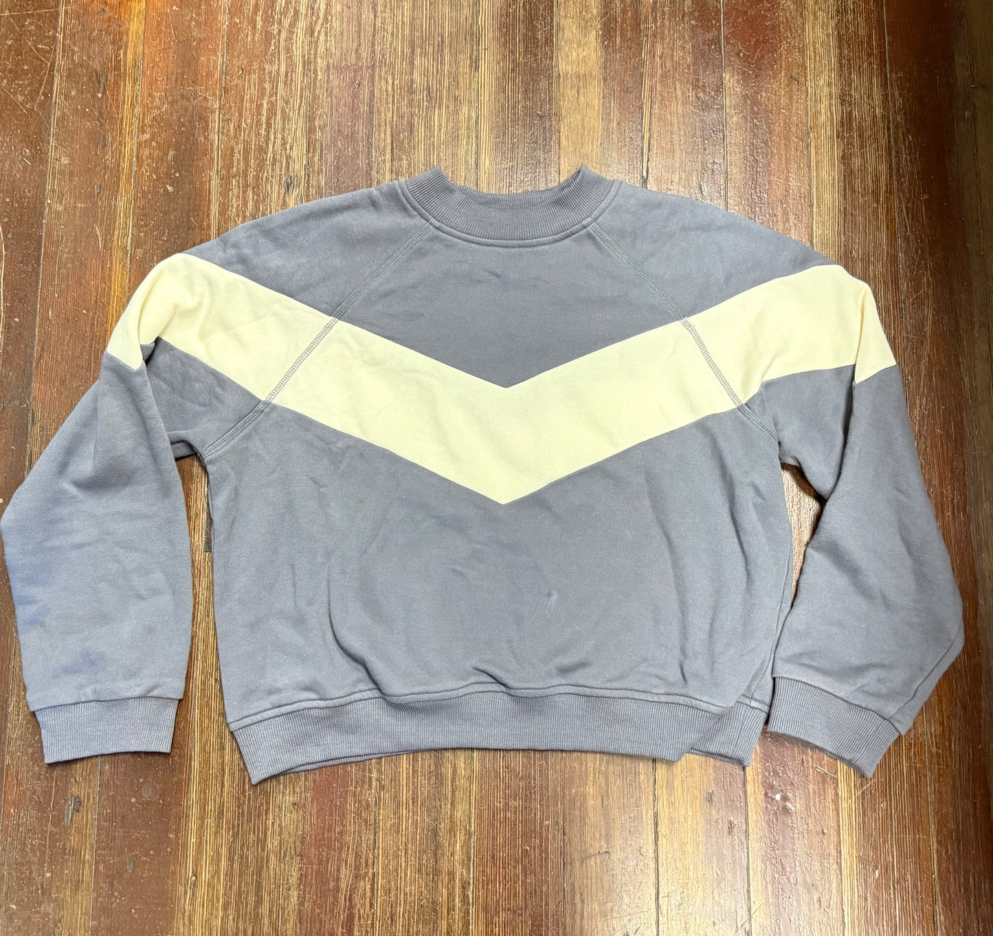 blue blush Gray / Cream Crewnecks, M