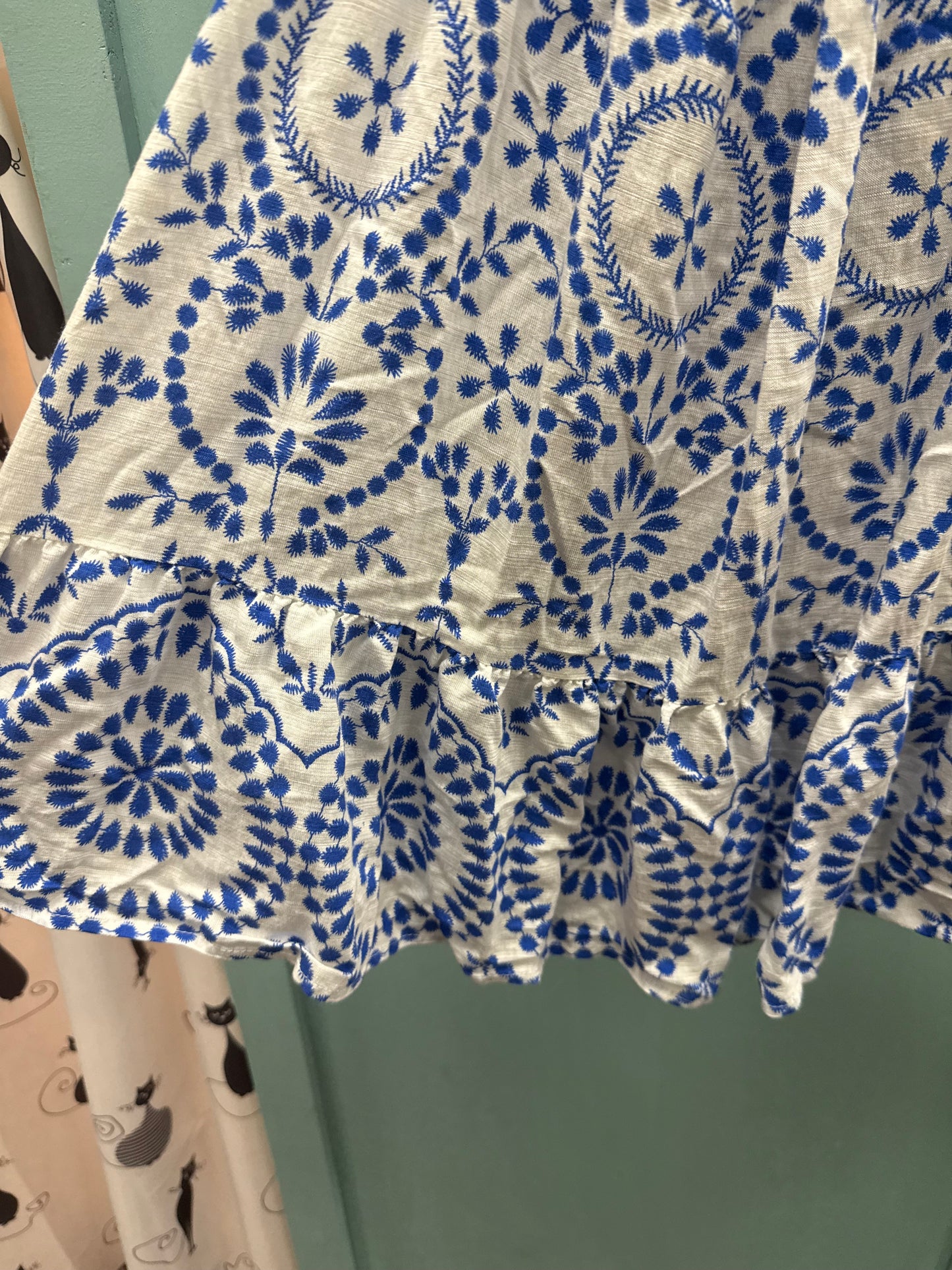 B Blue/White Dresses, M
