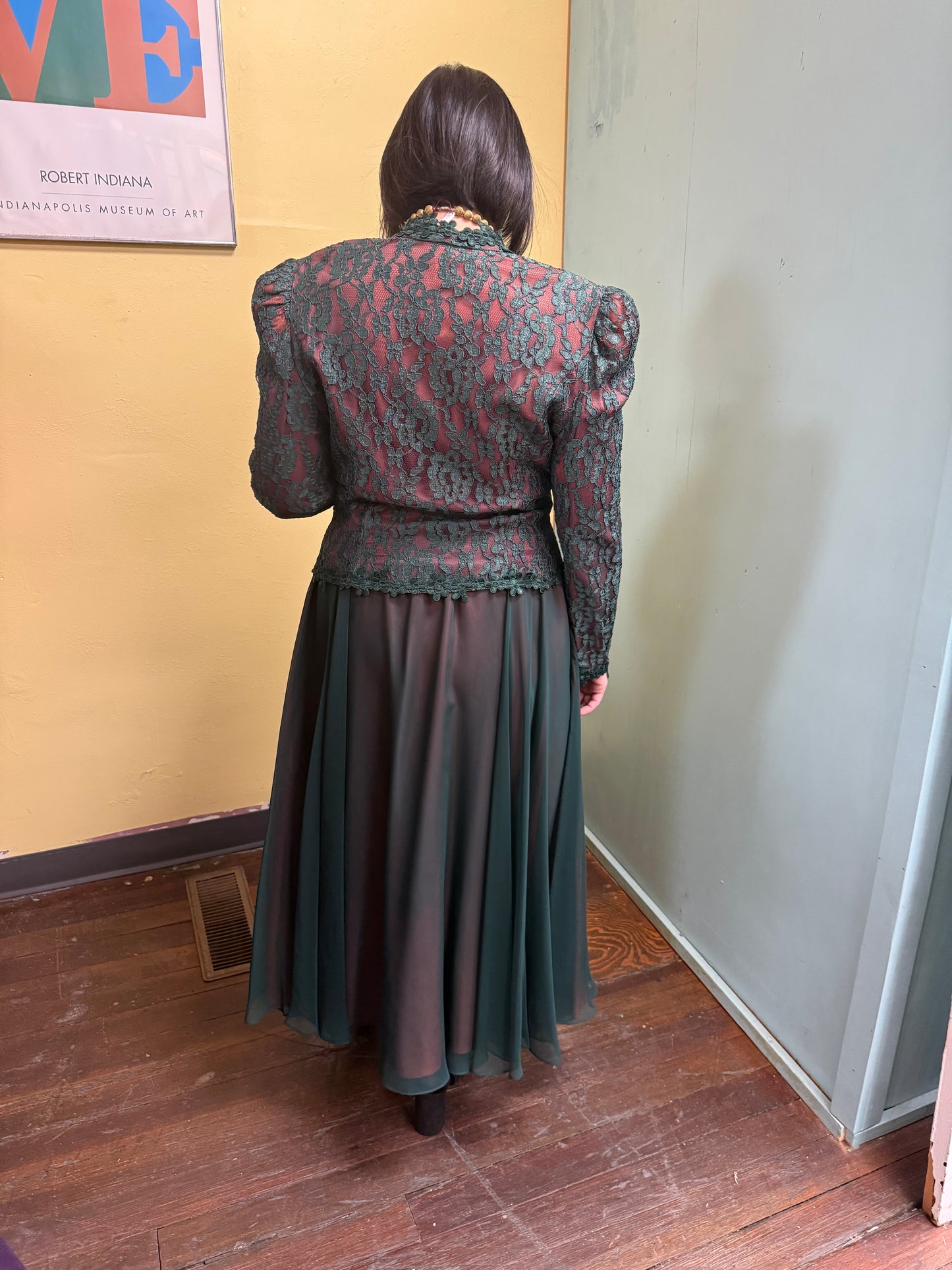 cachet emerald green Vintage set, 17/18