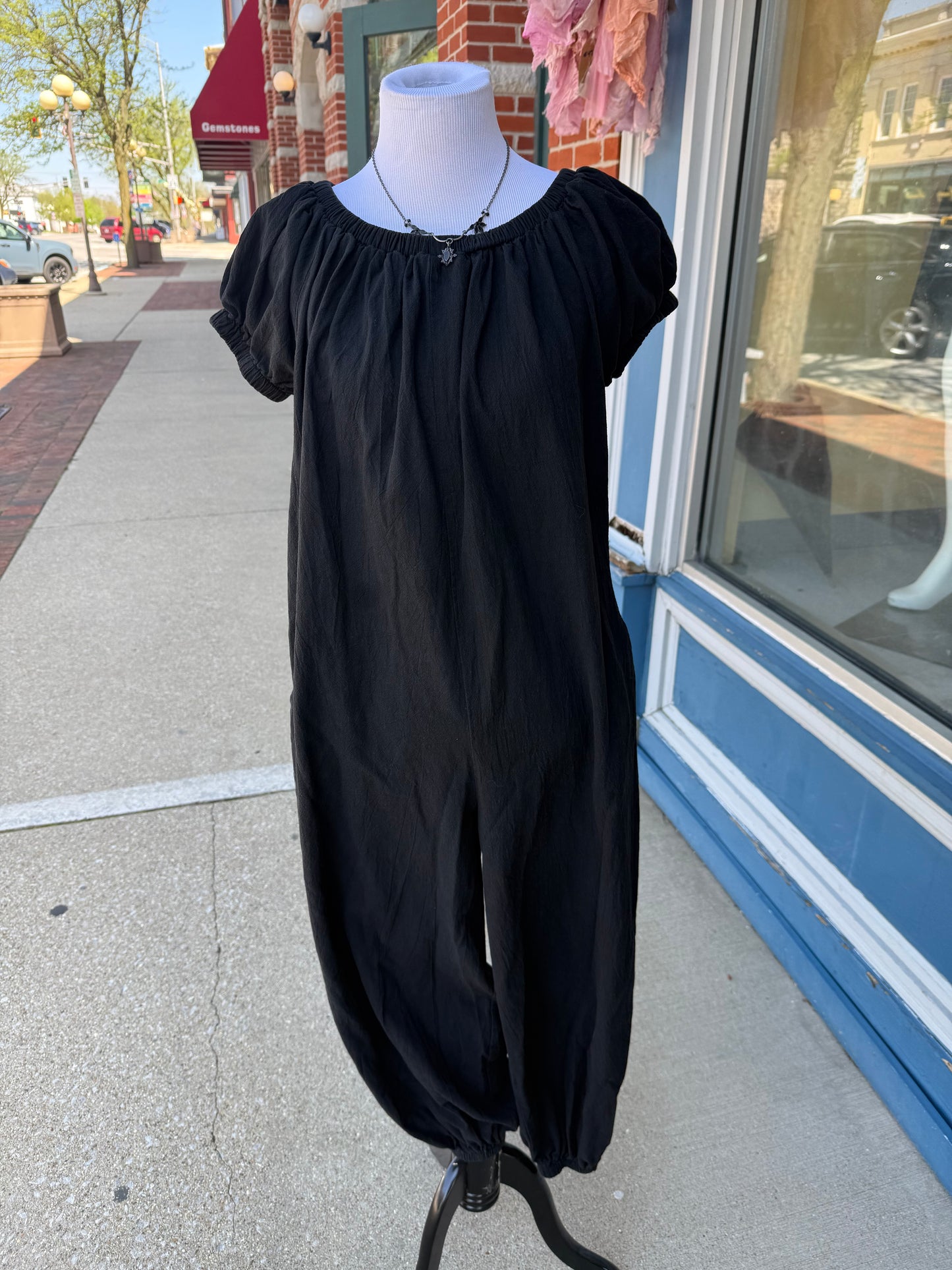 black Jumpers, ml