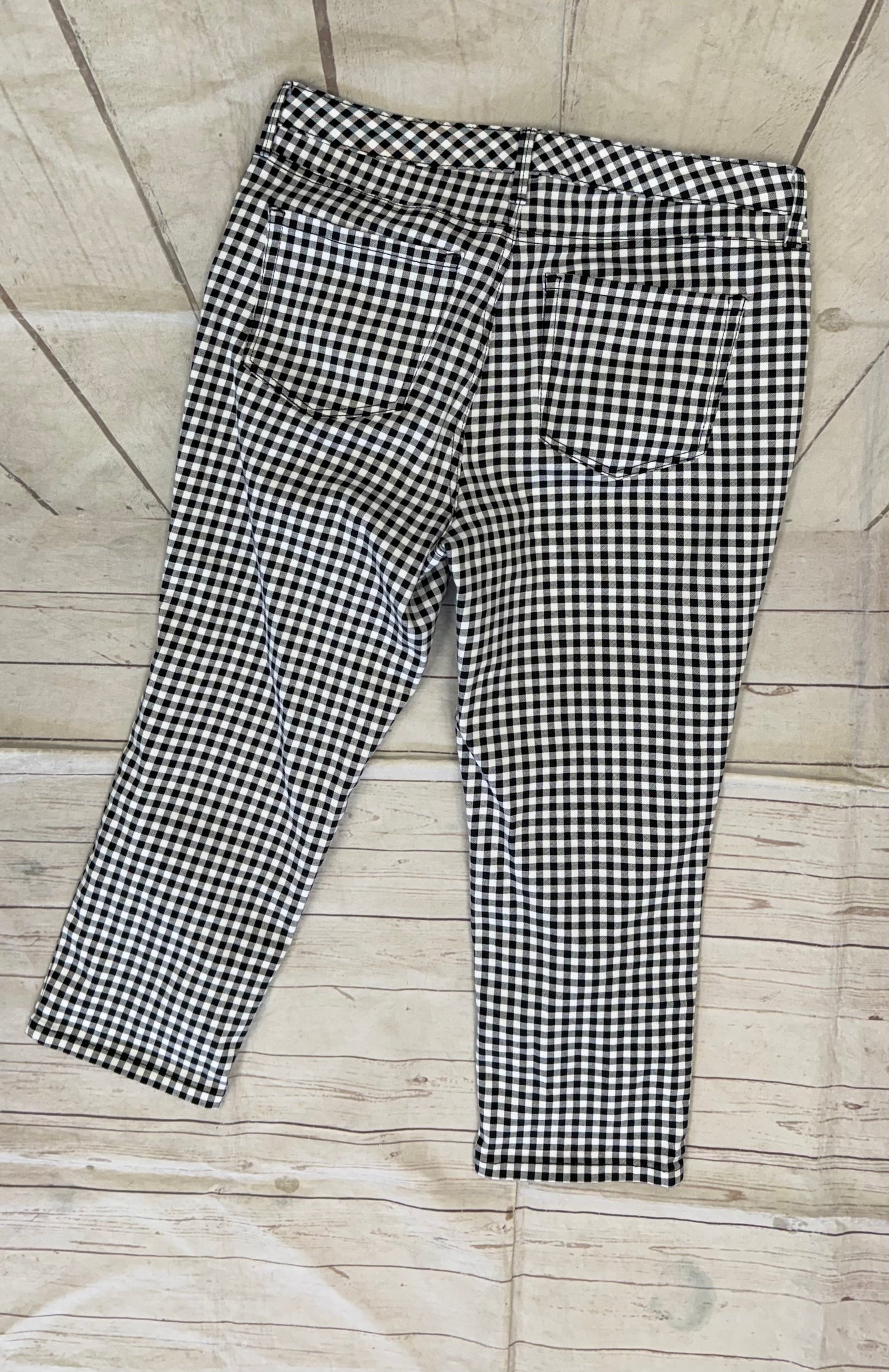 Charter Club Black/white Capris, 10