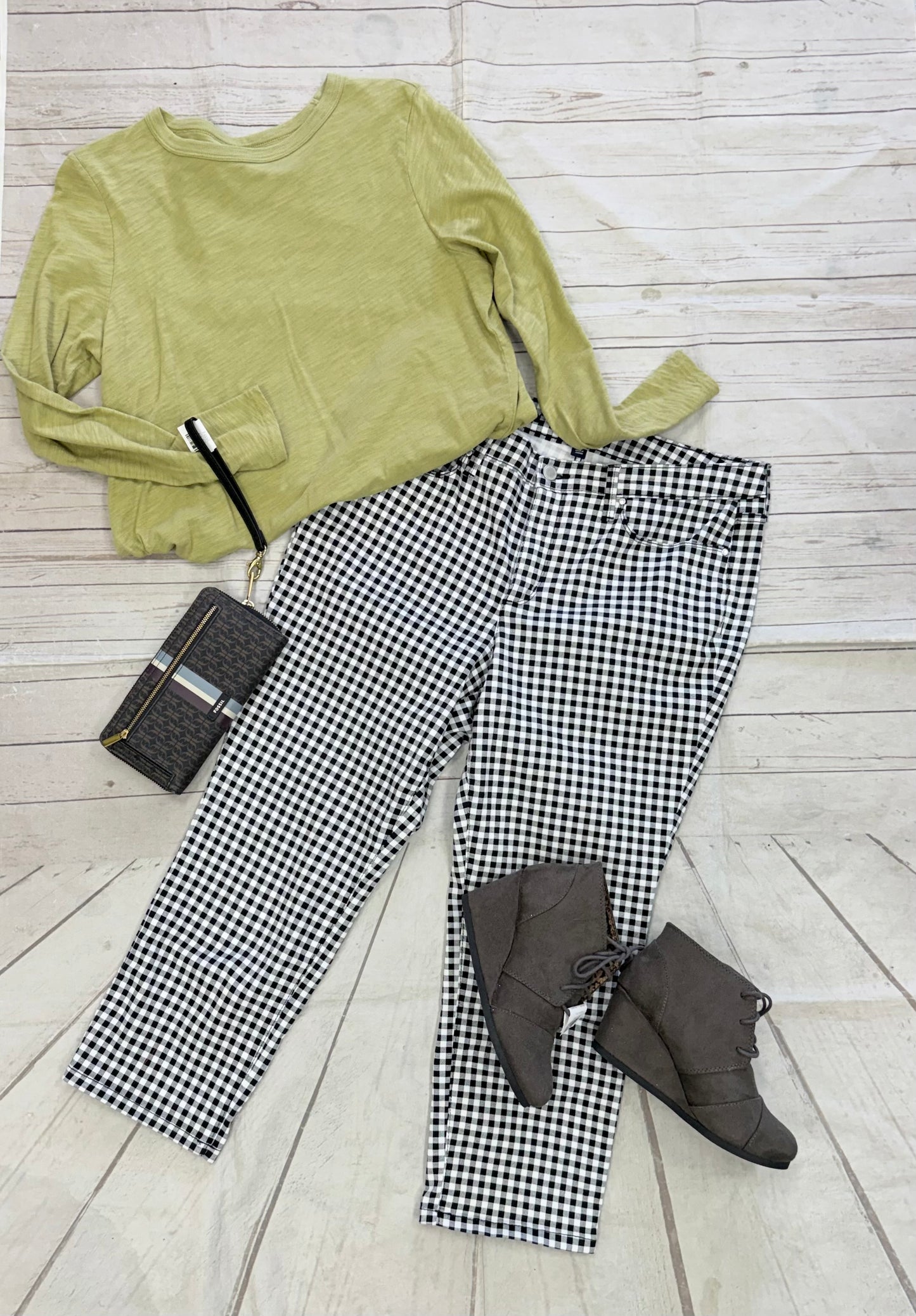 Charter Club Black/white Capris, 10