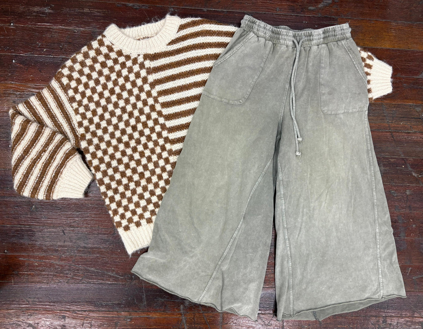Blu Pepper Cream/Brown Sweaters, S