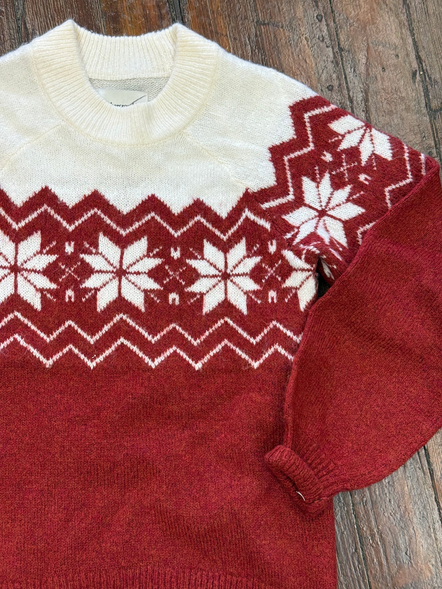 Abercrombie & Fitch White/Red Sweaters, XS